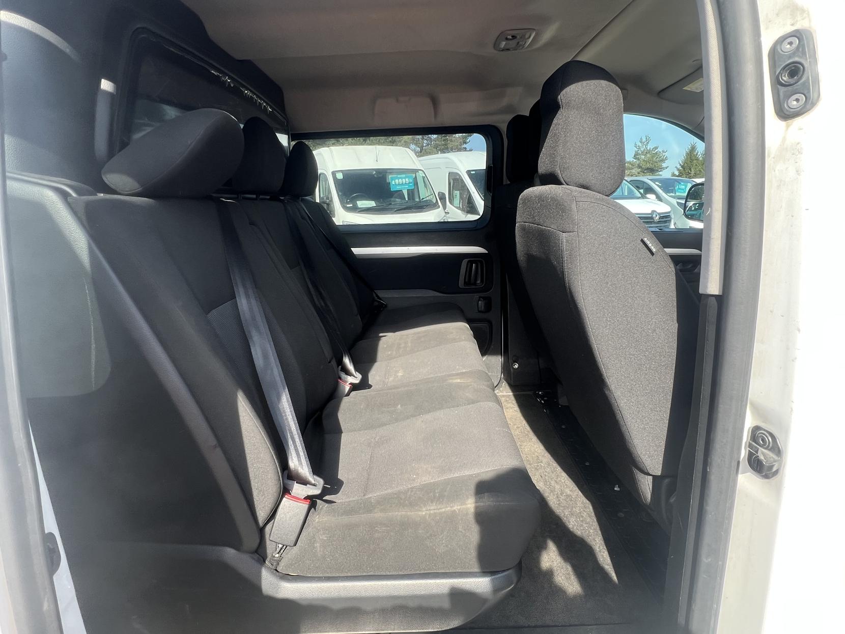 Vauxhall Vivaro 2.0 Turbo D 3100 Dynamic Crew Van Double Cab 6dr Diesel Manual L2 H1 Euro 6 (s/s) (145 ps)