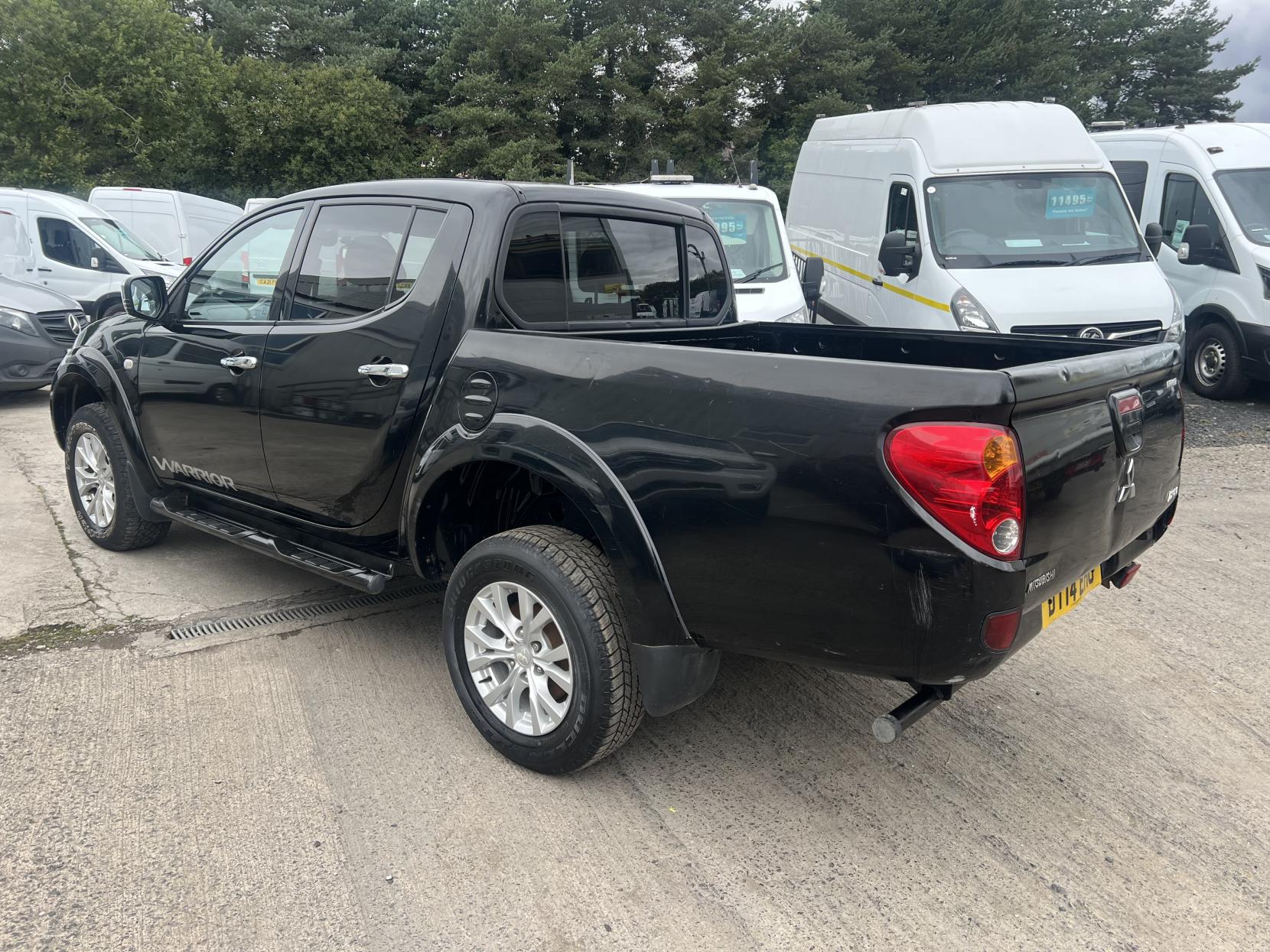 Mitsubishi L200 2.5 DI-D Warrior Pickup Double Cab 4dr Diesel Manual 4WD Euro 5 (LB) (175 ps)