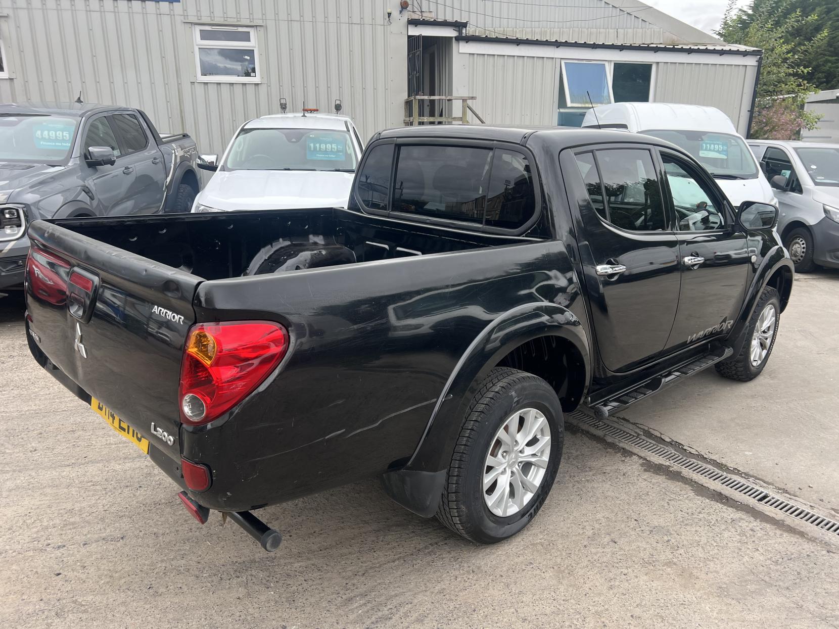 Mitsubishi L200 2.5 DI-D Warrior Pickup Double Cab 4dr Diesel Manual 4WD Euro 5 (LB) (175 ps)