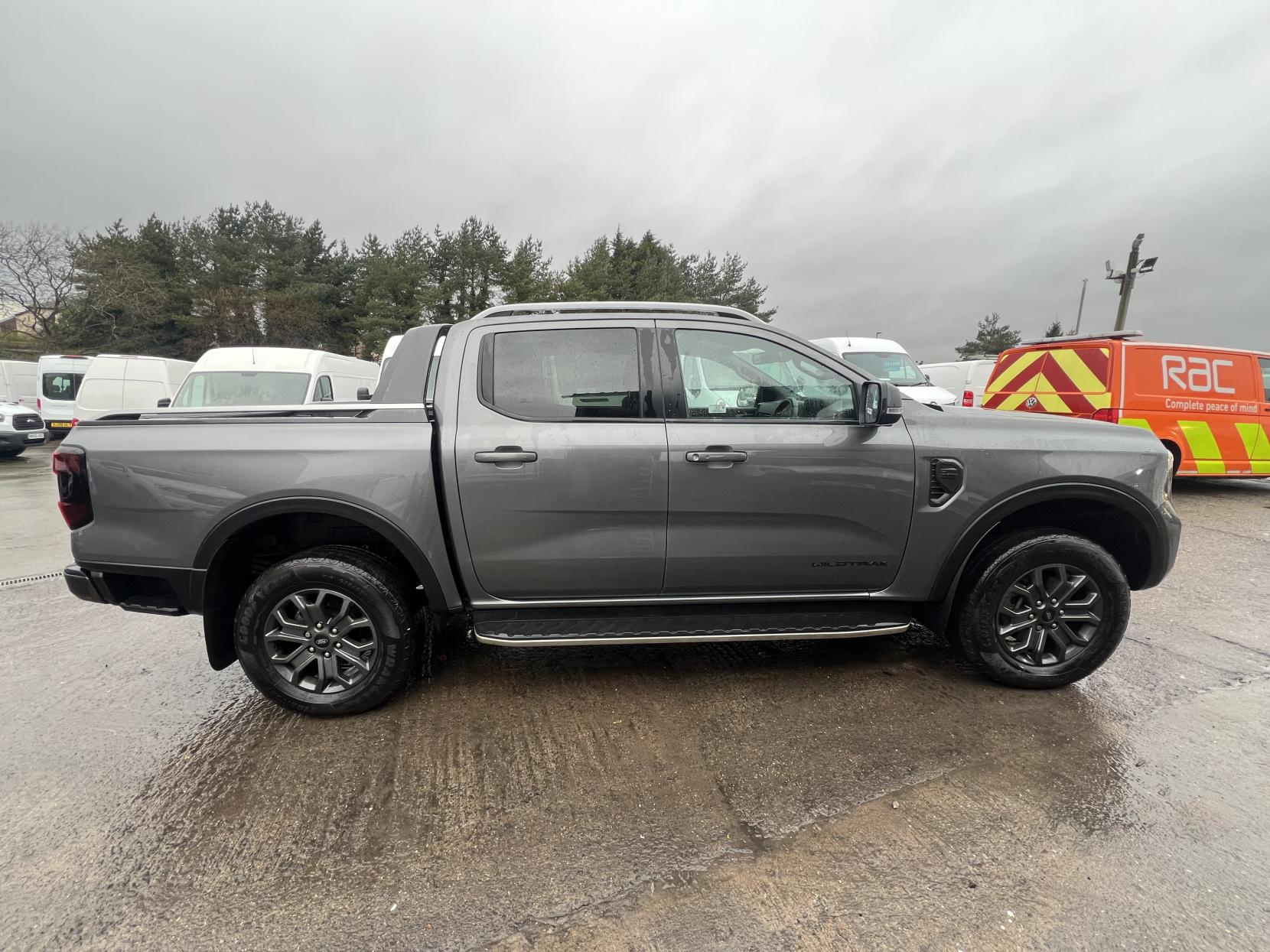 Ford Ranger 2.0 TD EcoBlue Wildtrak Pickup Double Cab 4dr Diesel Auto 4WD Euro 6 (s/s) (205 ps)