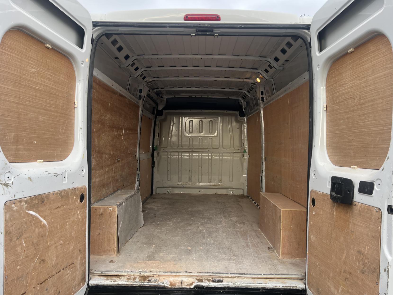 Peugeot Boxer 2.2 BlueHDi 335 Professional Premium + Panel Van 5dr Diesel Manual L3 H2 Euro 6 (s/s) (140 ps)