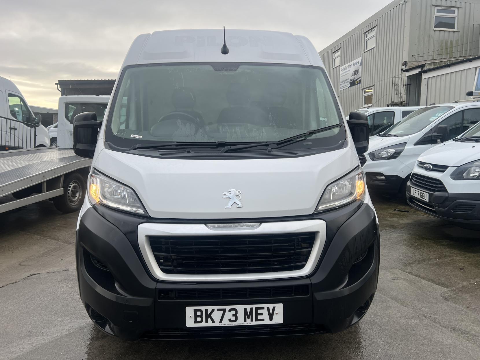 Peugeot Boxer 2.2 BlueHDi 335 Professional Premium + Panel Van 5dr Diesel Manual L3 H2 Euro 6 (s/s) (140 ps)