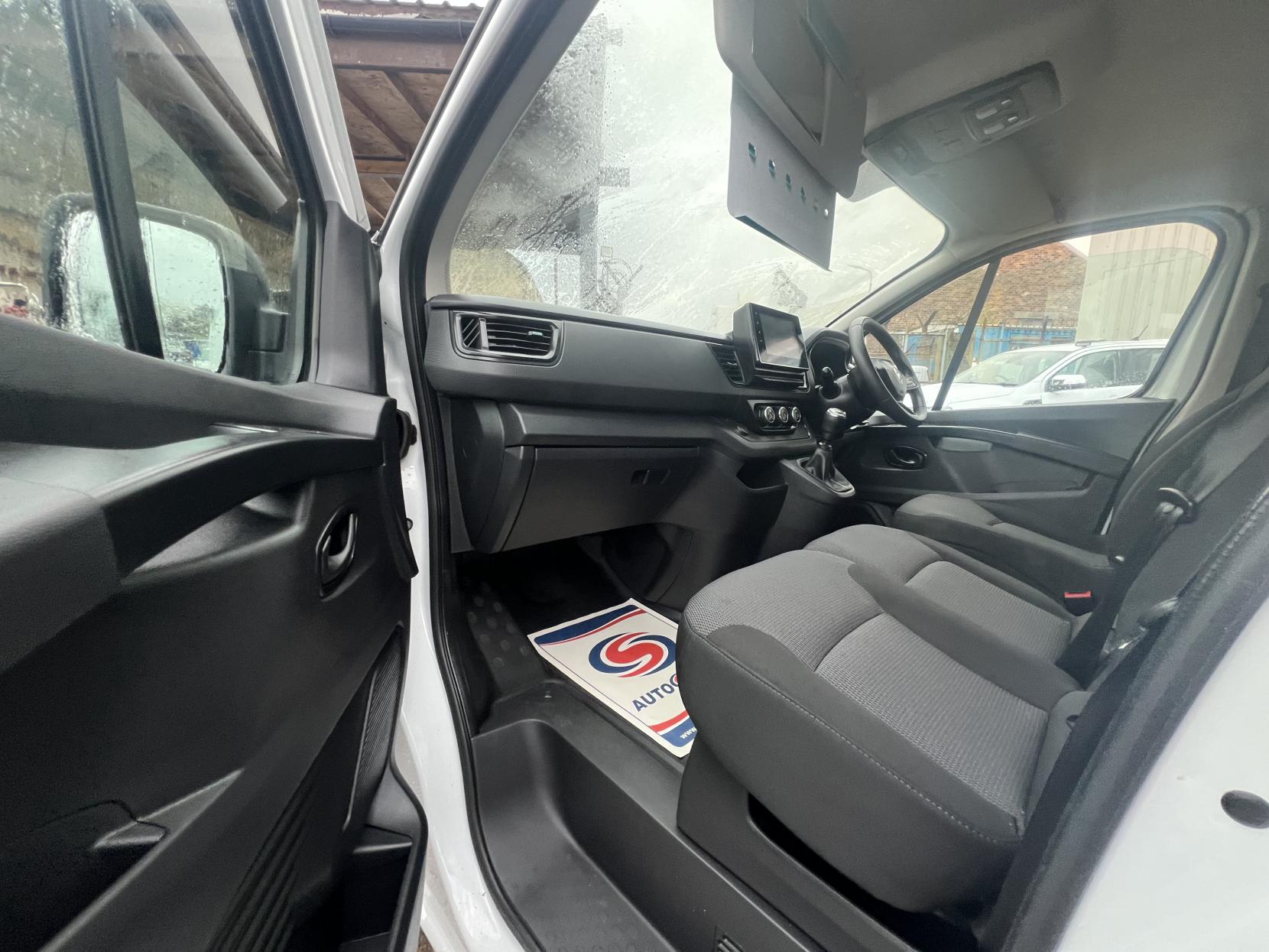 Renault Trafic 2.0 dCi Blue SL28 Business+ Panel Van 5dr Diesel Manual L1 H1 Euro 6 (s/s) (130 ps)