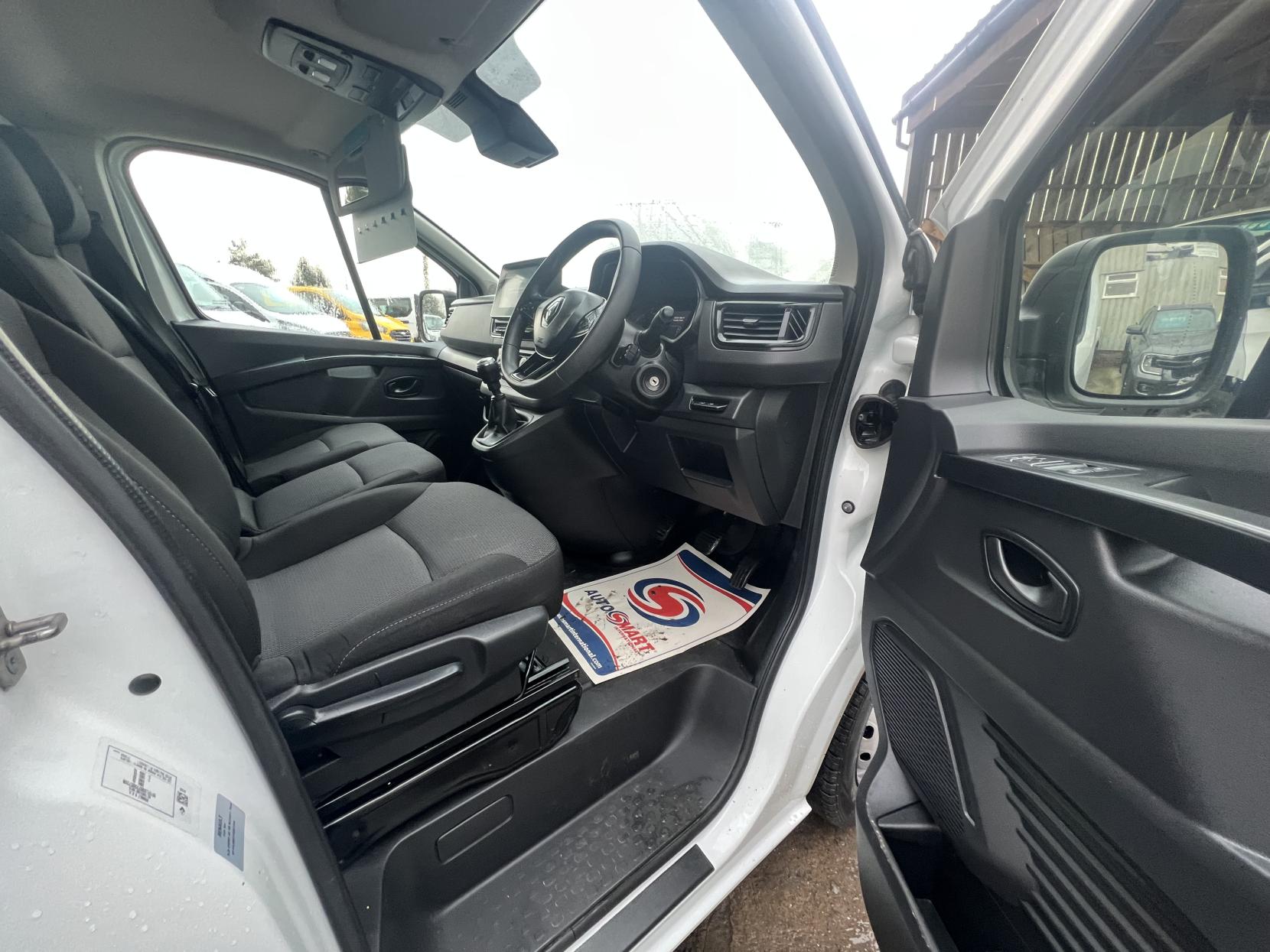 Renault Trafic 2.0 dCi Blue SL28 Business+ Panel Van 5dr Diesel Manual L1 H1 Euro 6 (s/s) (130 ps)