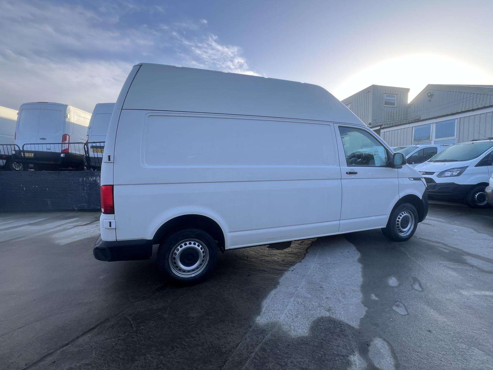 Volkswagen Transporter 2.0 TDI T28 Startline Panel Van 5dr Diesel Manual FWD LWB Euro 6 (s/s) (90 ps)
