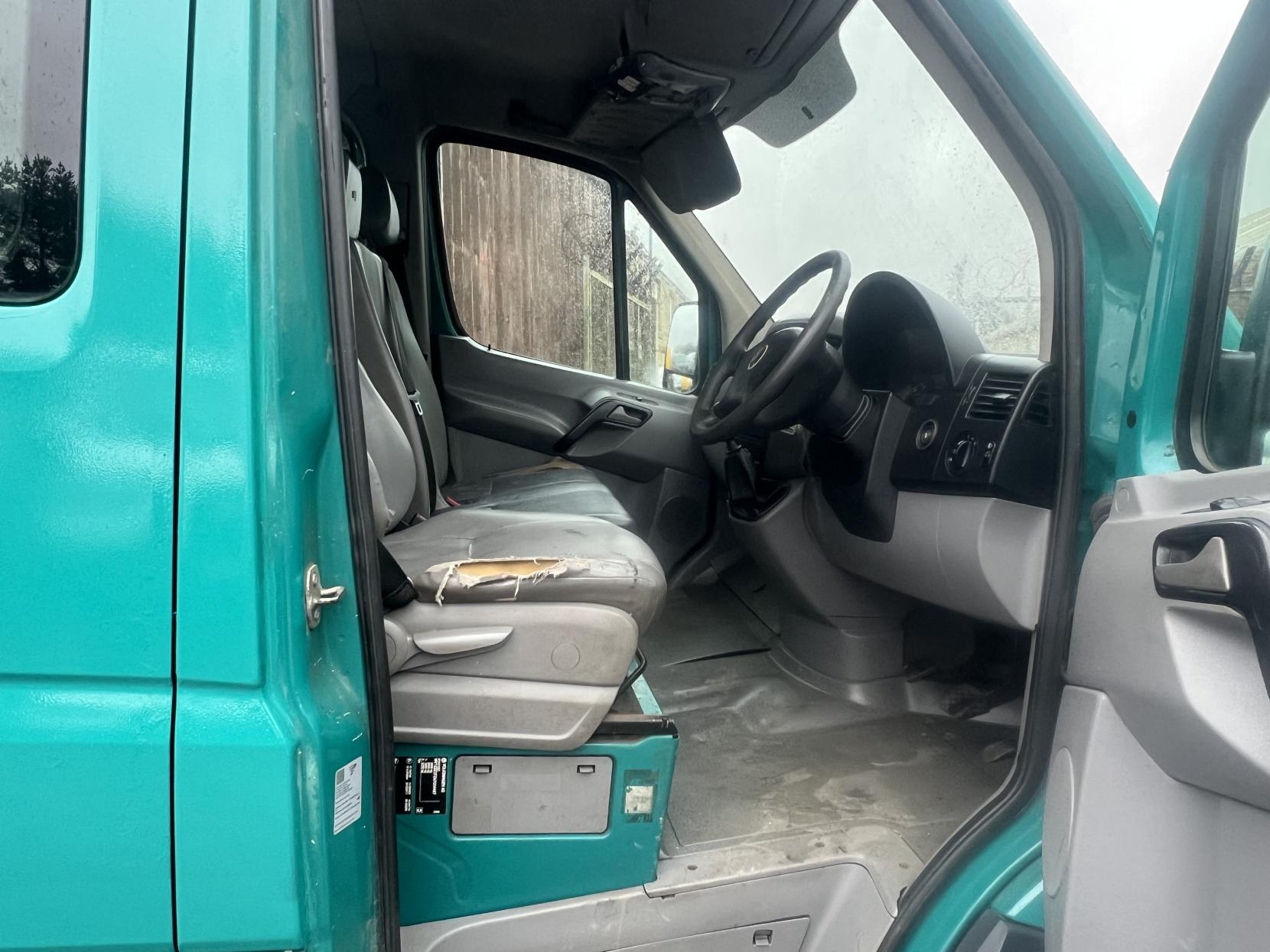 Volkswagen Crafter 2.5 BlueTDi CR35 Tipper Double Cab 4dr Diesel Manual RWD L3 (107 bhp)