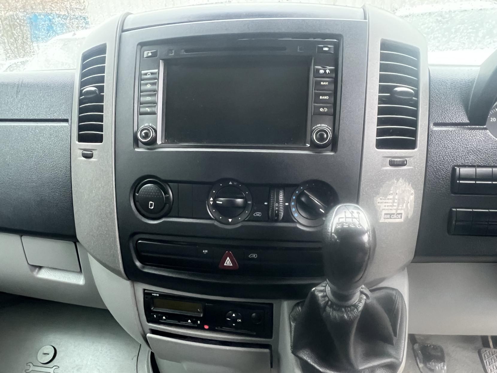 Volkswagen Crafter 2.5 BlueTDi CR35 Tipper Double Cab 4dr Diesel Manual RWD L3 (107 bhp)