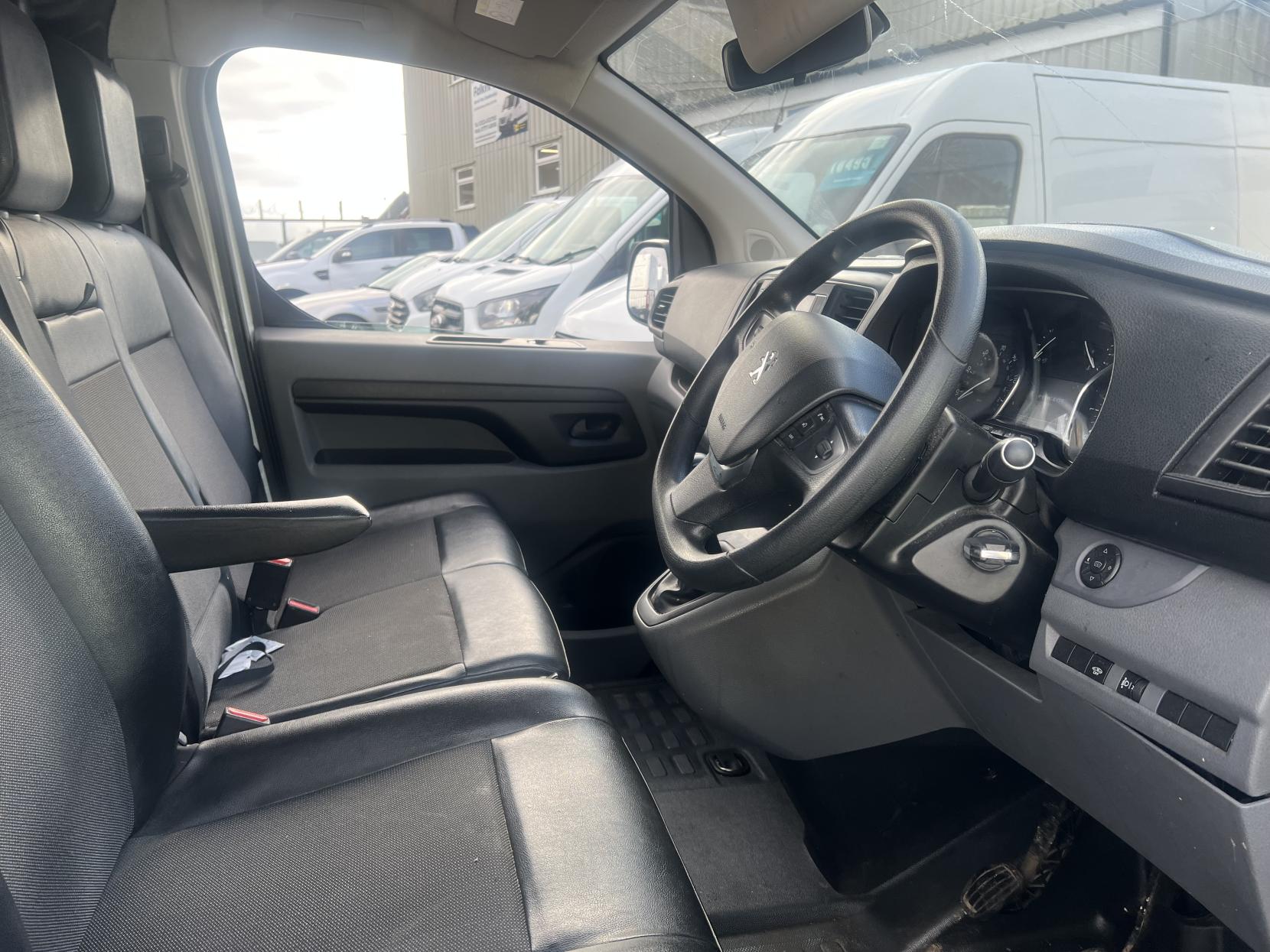 Peugeot Expert 2.0 BlueHDi 1400 Professional Standard Panel Van 6dr Diesel Manual MWB Euro 6 (s/s) (120 ps)