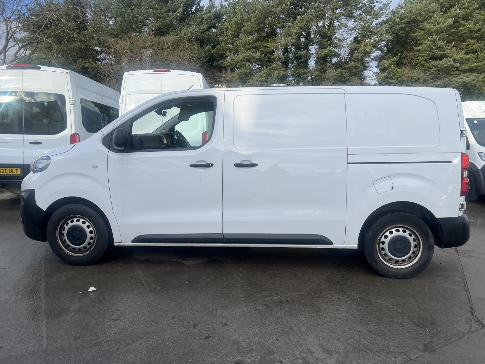 Peugeot Expert 2.0 BlueHDi 1400 Professional Standard Panel Van 6dr Diesel Manual MWB Euro 6 (s/s) (120 ps)
