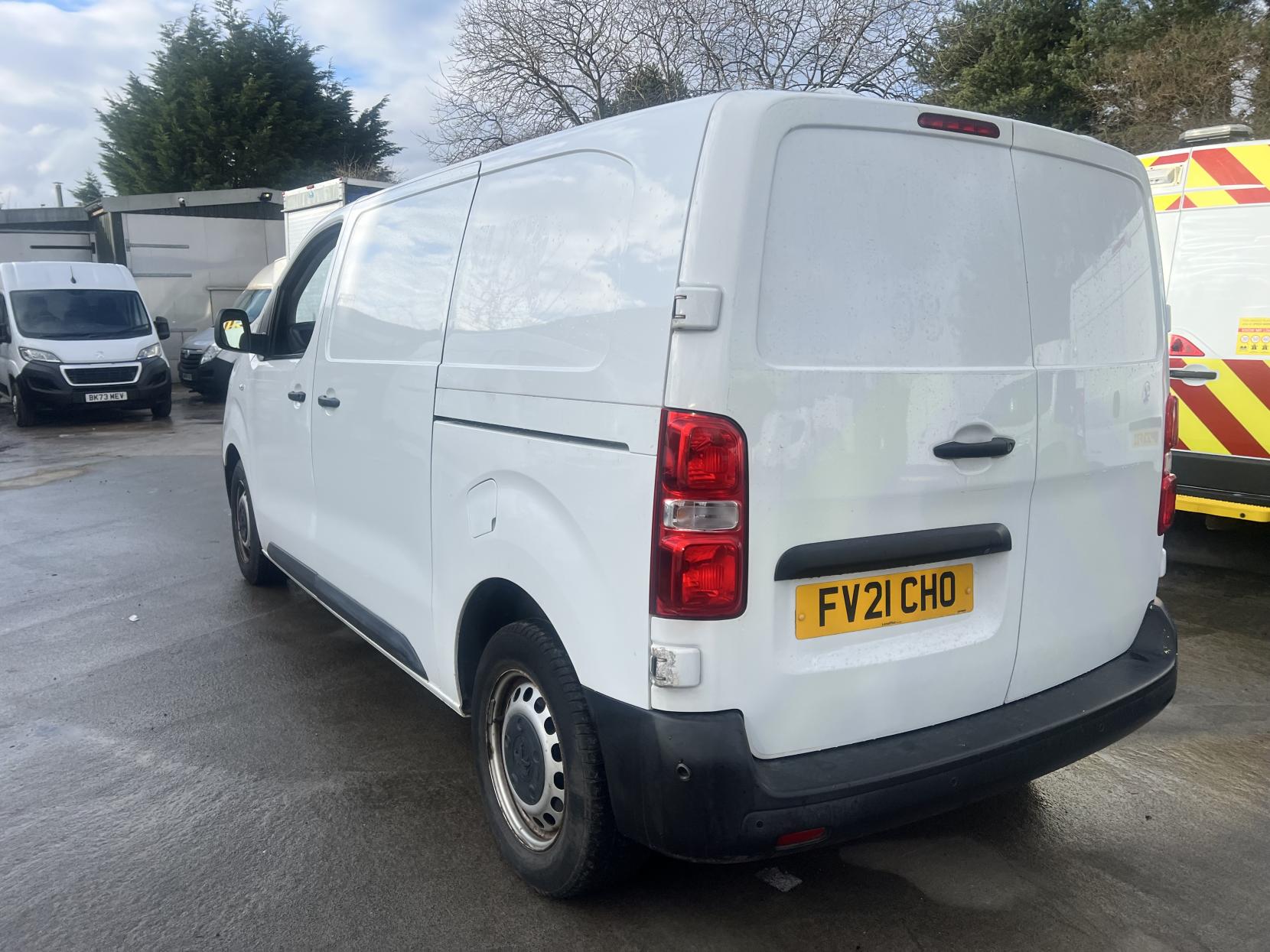 Peugeot Expert 2.0 BlueHDi 1400 Professional Standard Panel Van 6dr Diesel Manual MWB Euro 6 (s/s) (120 ps)