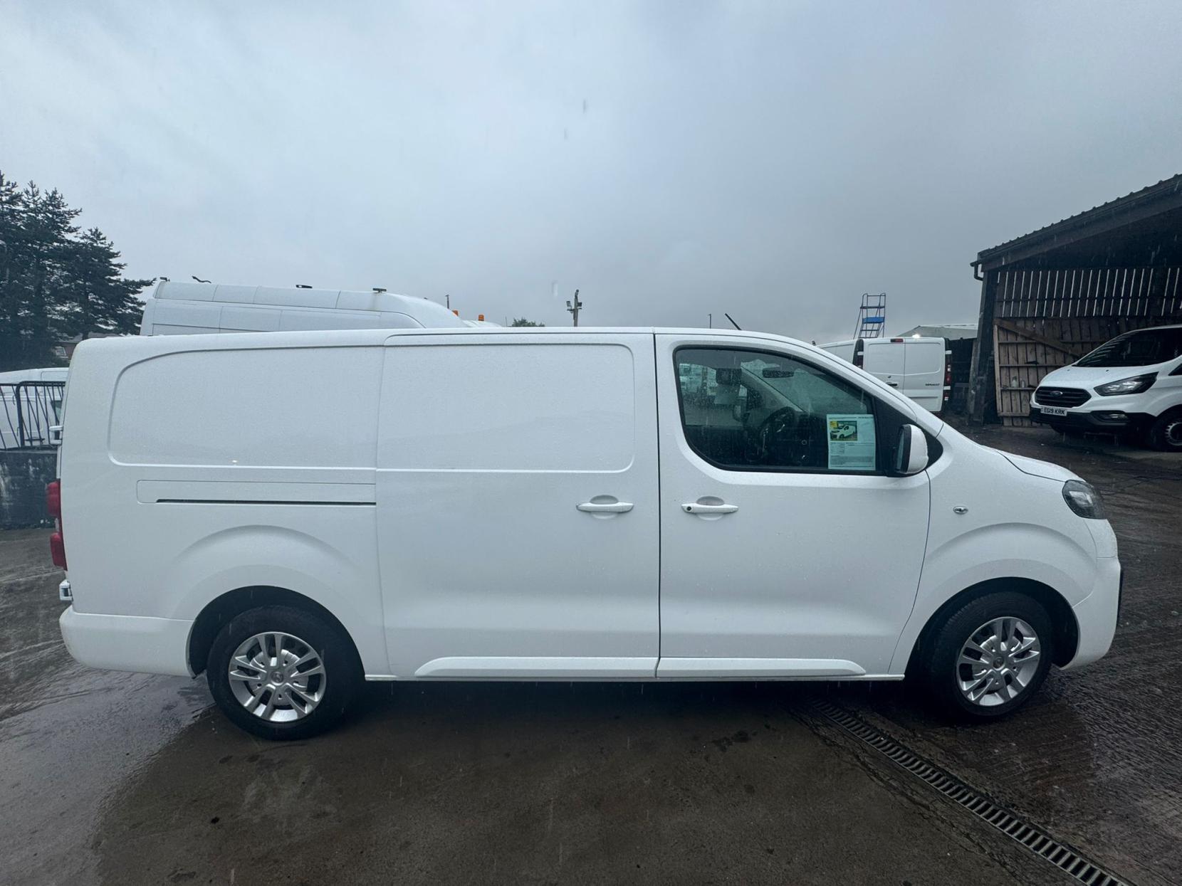 Vauxhall Vivaro 1.5 Turbo D 2900 Sportive Panel Van 5dr Diesel Manual L2 H1 Euro 6 (s/s) (100 ps)