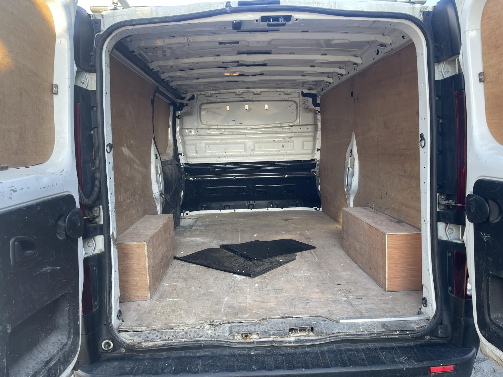 Renault Trafic 2.0 dCi Blue LL30 Business Panel Van 5dr Diesel Manual L2 H1 Euro 6 (s/s) (130 ps)