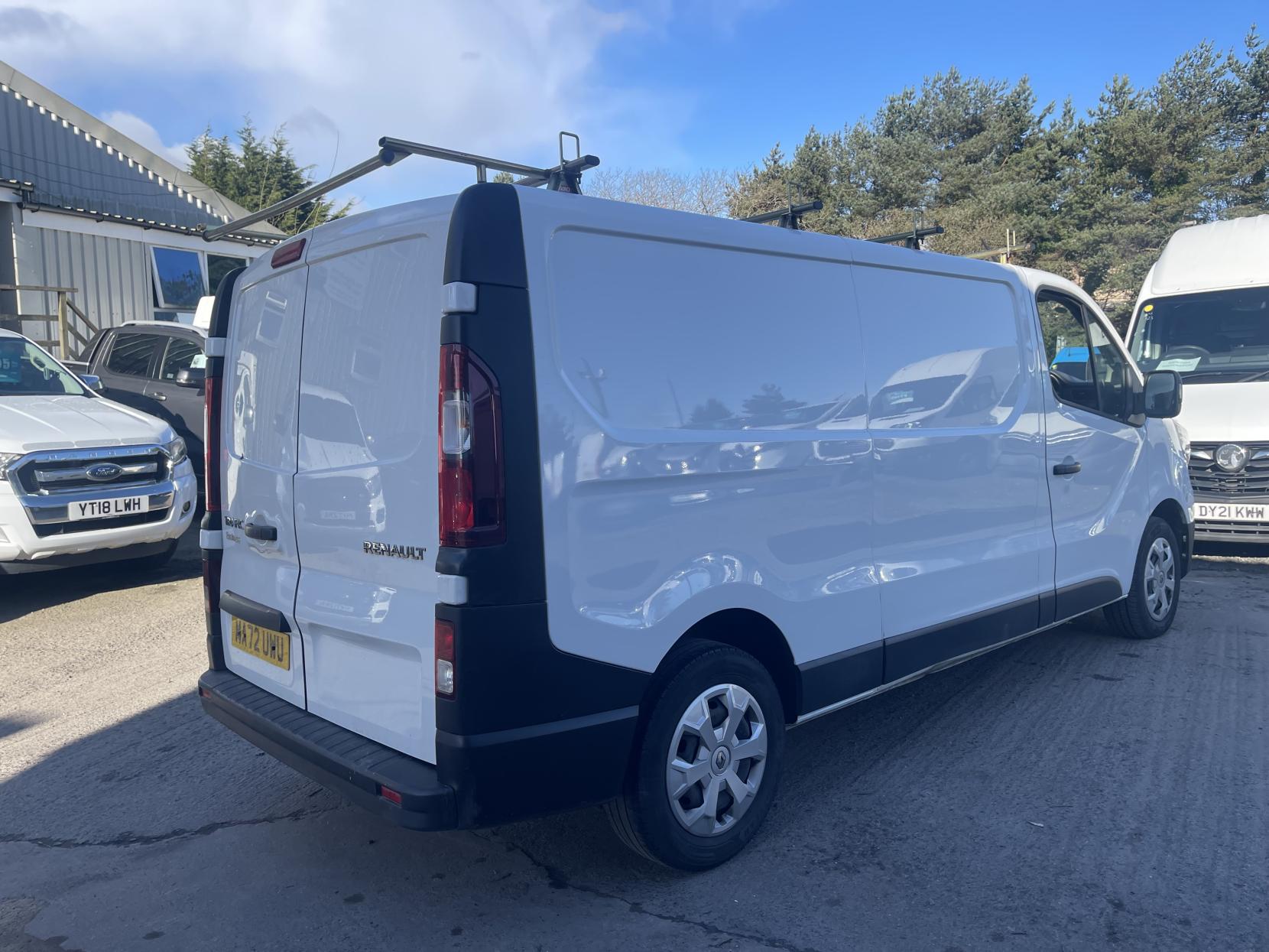 Renault Trafic 2.0 dCi Blue LL30 Business Panel Van 5dr Diesel Manual L2 H1 Euro 6 (s/s) (130 ps)