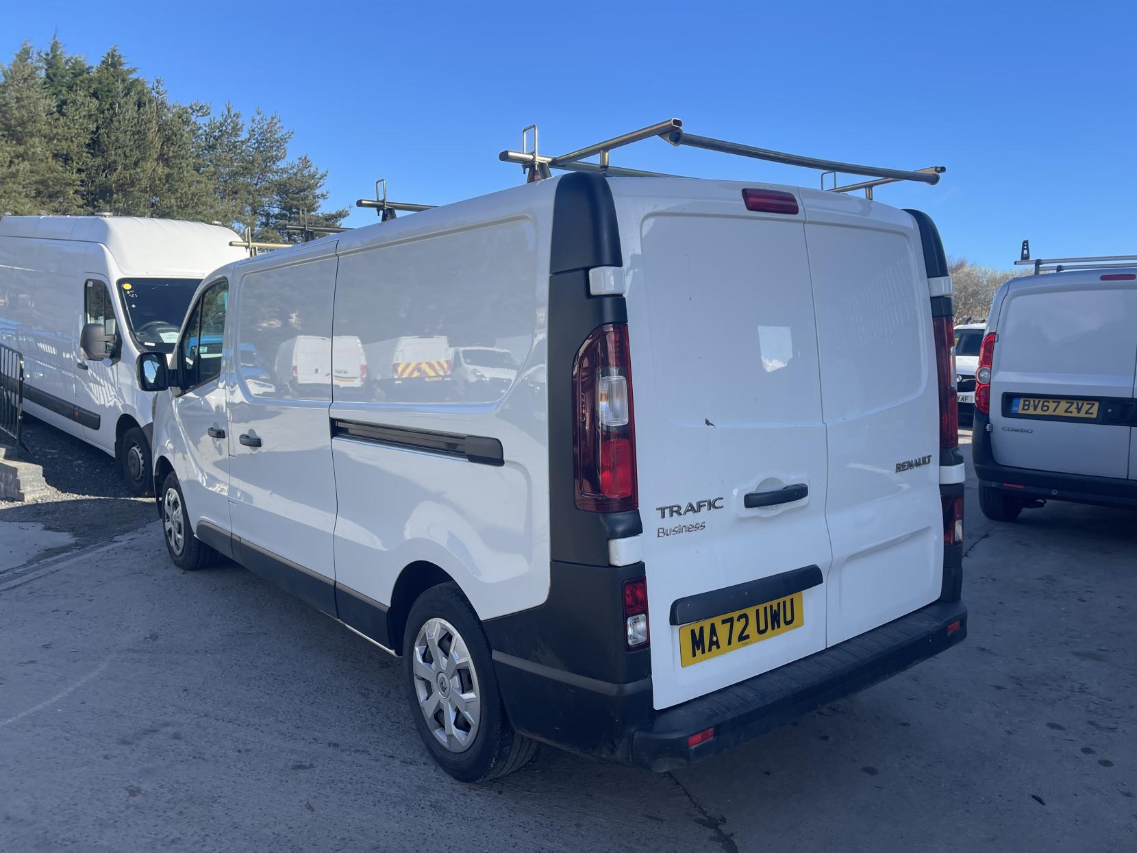 Renault Trafic 2.0 dCi Blue LL30 Business Panel Van 5dr Diesel Manual L2 H1 Euro 6 (s/s) (130 ps)