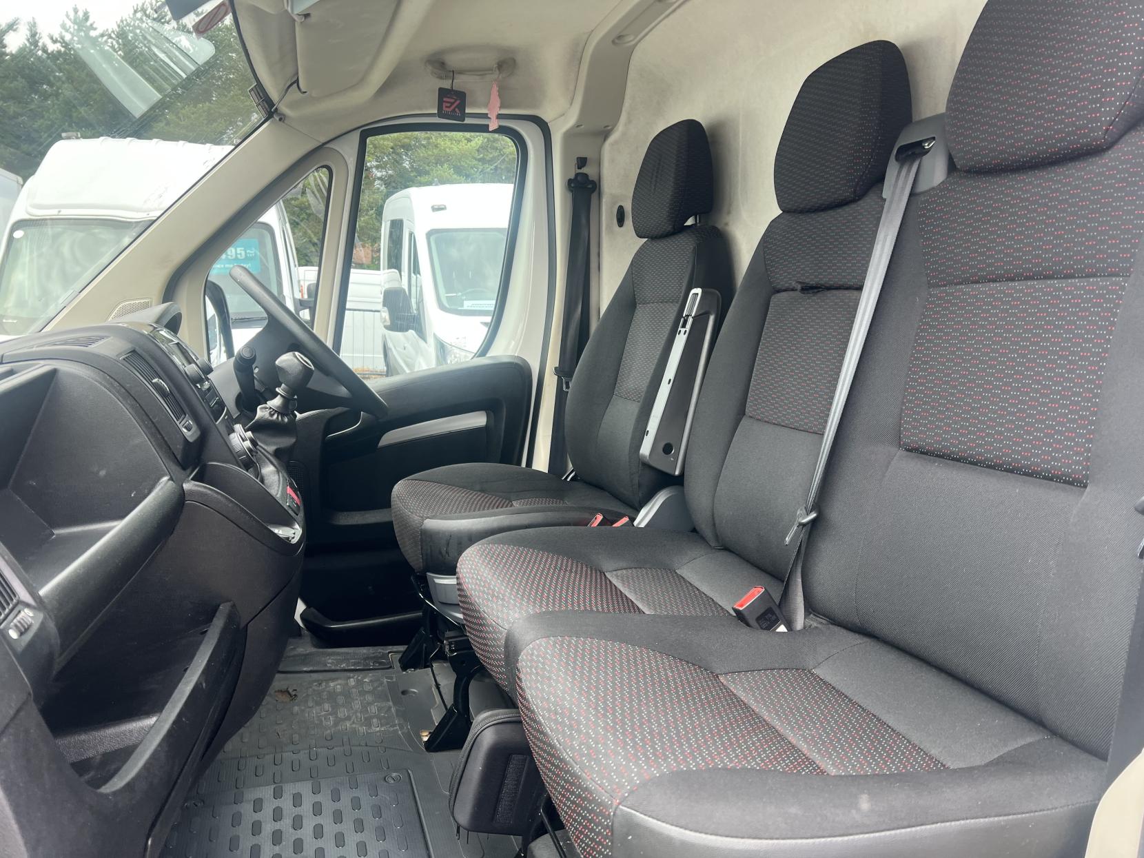Peugeot Boxer 2.2 BlueHDi 335 Professional Panel Van 5dr Diesel Manual L3 H2 Euro 6 (s/s) (140 ps)