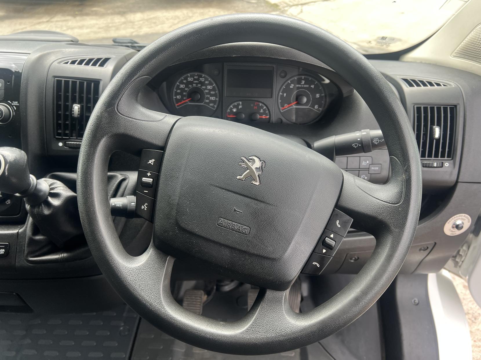 Peugeot Boxer 2.2 BlueHDi 335 Professional Panel Van 5dr Diesel Manual L3 H2 Euro 6 (s/s) (140 ps)