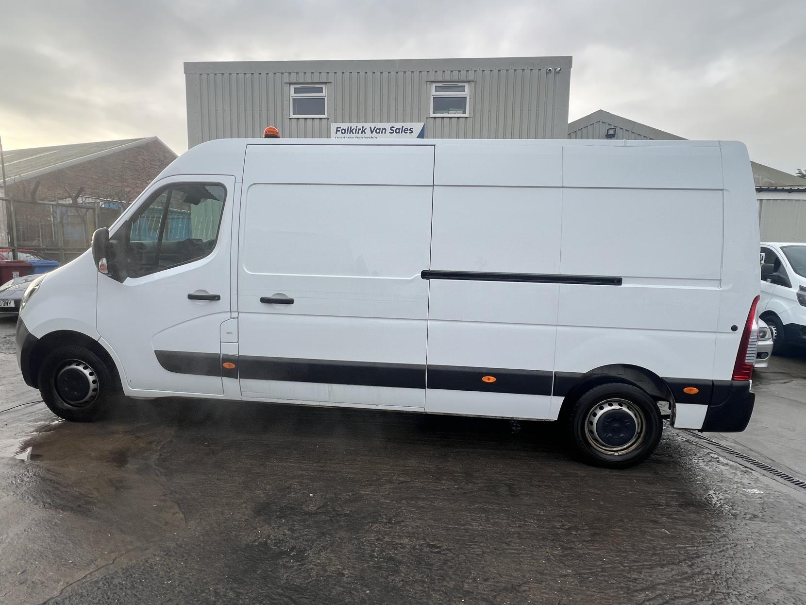 Vauxhall Movano 2.3 CDTi 3500 BiTurbo Edition Panel Van 5dr Diesel Manual FWD L3 H2 Euro 6 (135 ps)