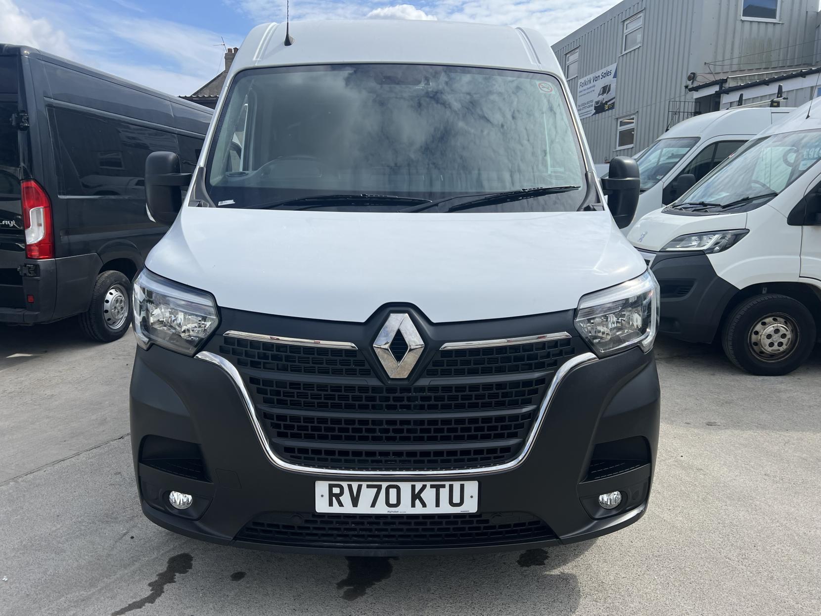Renault Master 2.3 dCi 35 Business Panel Van 4dr Diesel Manual FWD MWB Medium Roof Euro 6 (135 ps)