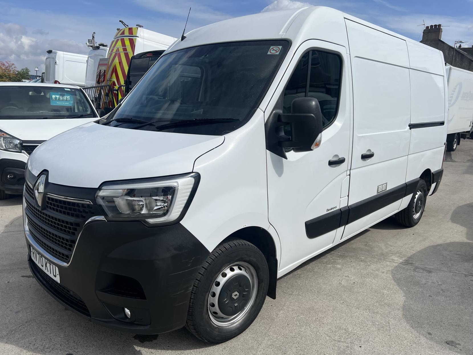 Renault Master 2.3 dCi 35 Business Panel Van 4dr Diesel Manual FWD MWB Medium Roof Euro 6 (135 ps)