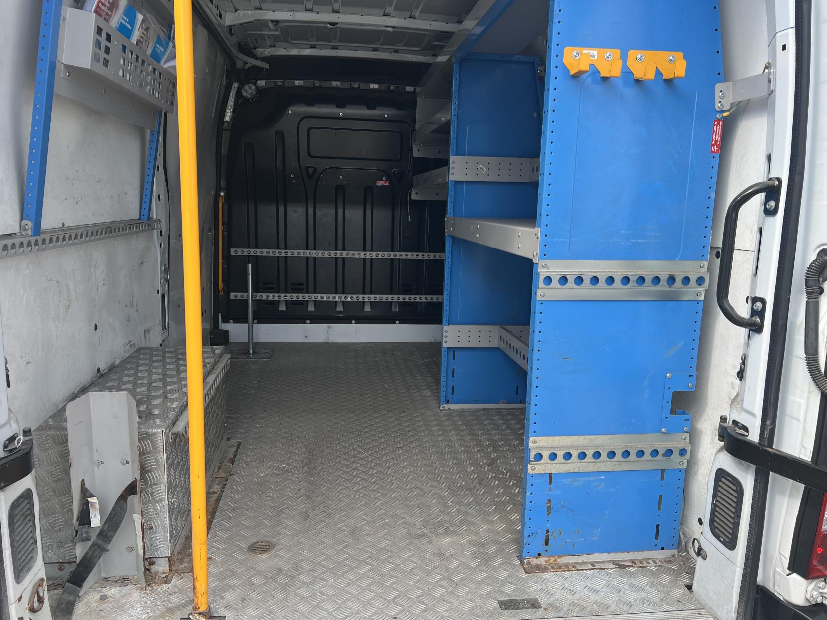 Renault Master 2.3 dCi 35 Business Panel Van 4dr Diesel Manual FWD MWB Medium Roof Euro 6 (135 ps)