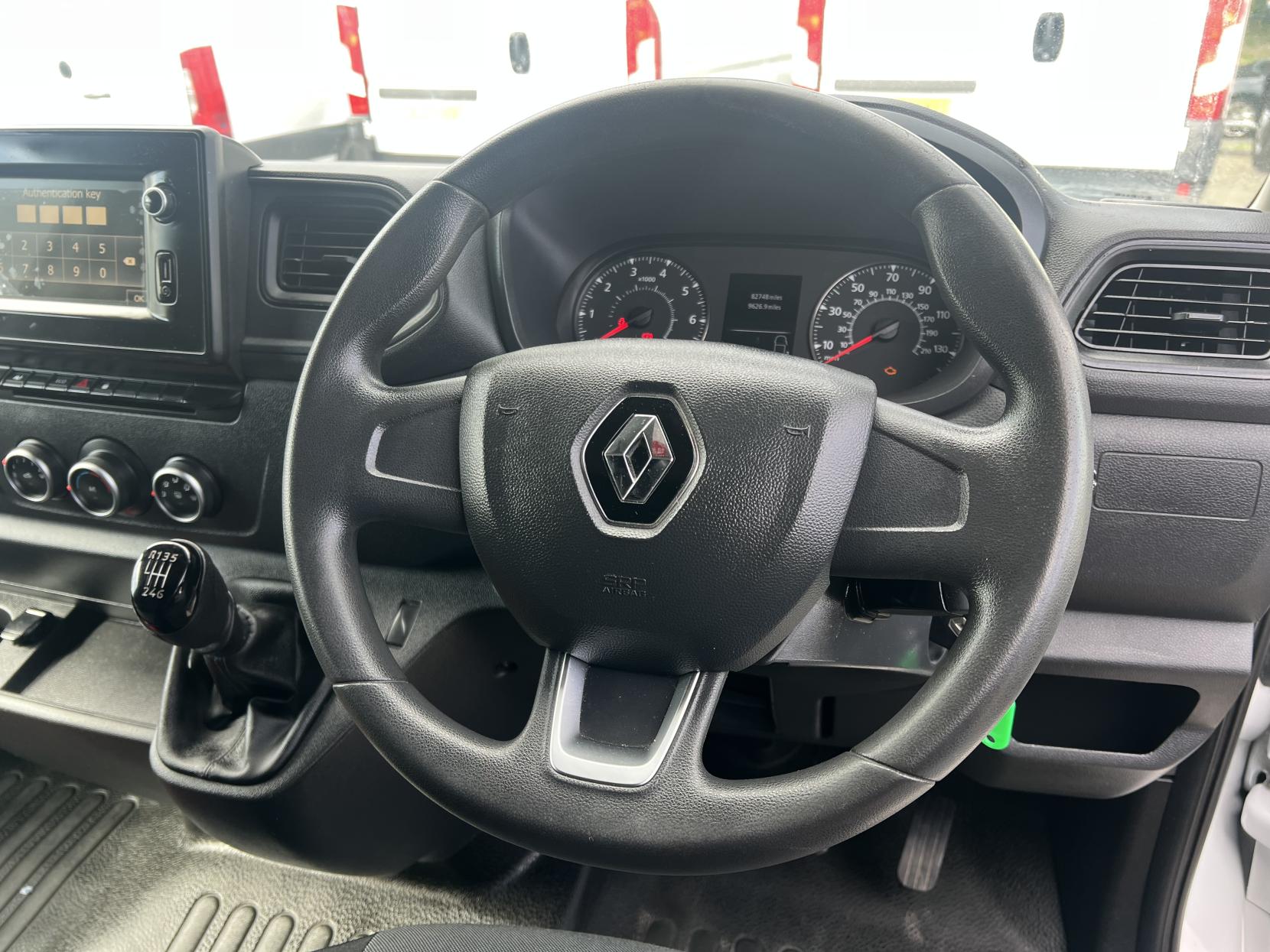 Renault Master 2.3 dCi 35 Business Panel Van 4dr Diesel Manual FWD MWB Medium Roof Euro 6 (135 ps)