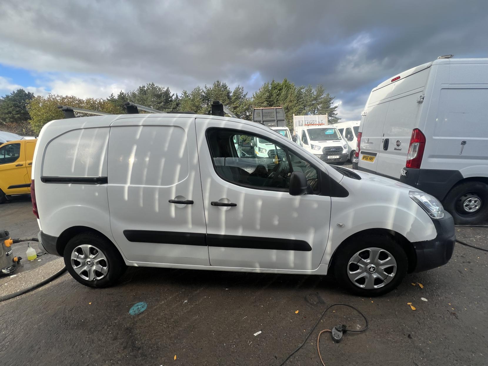 Peugeot Partner 1.6 BlueHDi 854 SE Panel Van 5dr Diesel Manual L1 (112 g/km, 100 bhp)