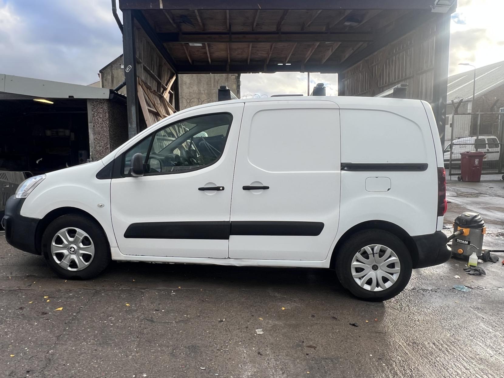 Peugeot Partner 1.6 BlueHDi 854 SE Panel Van 5dr Diesel Manual L1 (112 g/km, 100 bhp)