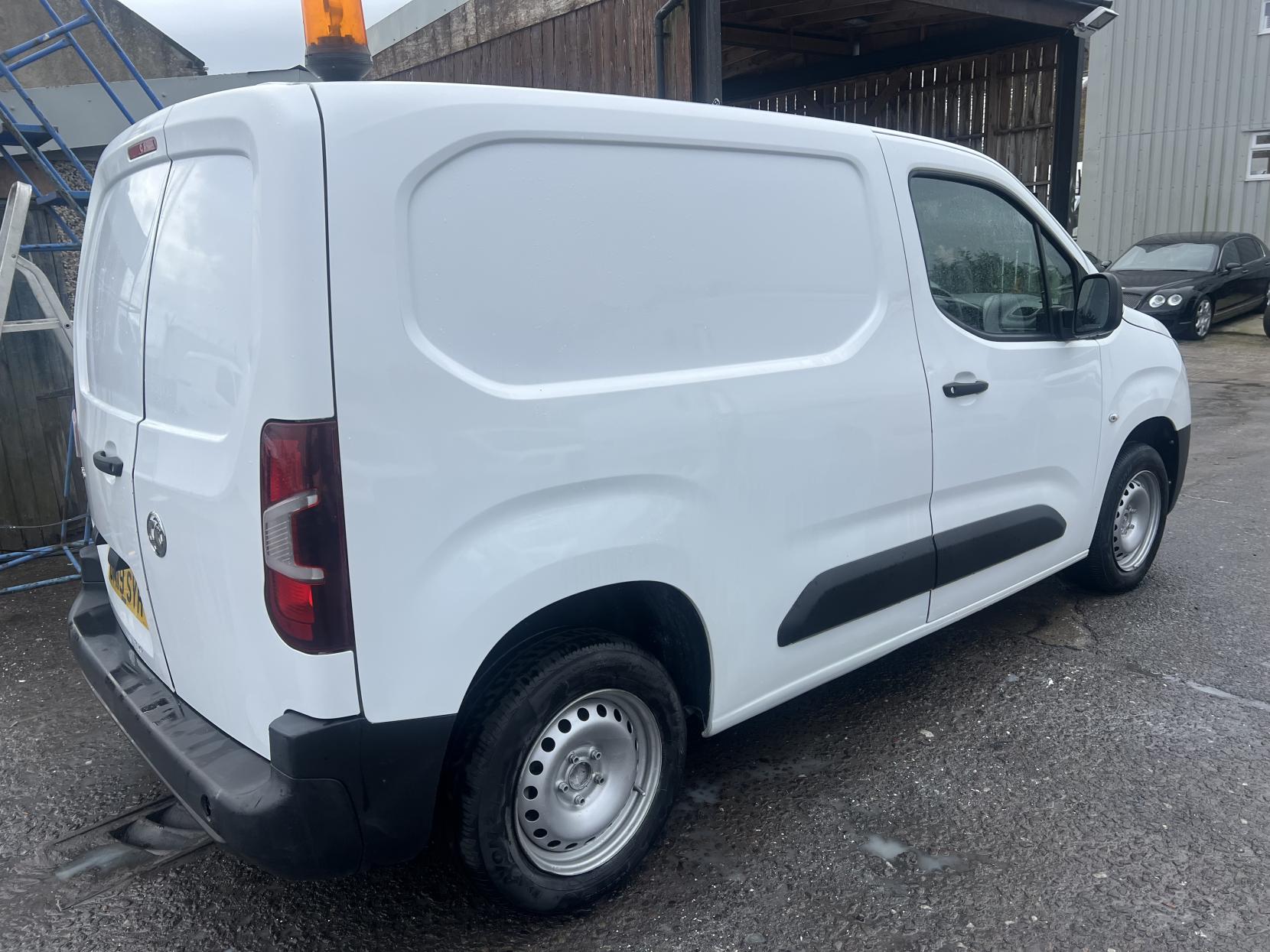 Vauxhall Combo 1.6 Turbo D 2000 Edition Panel Van 4dr Diesel Manual L1 H1 Euro 6 (75 ps)
