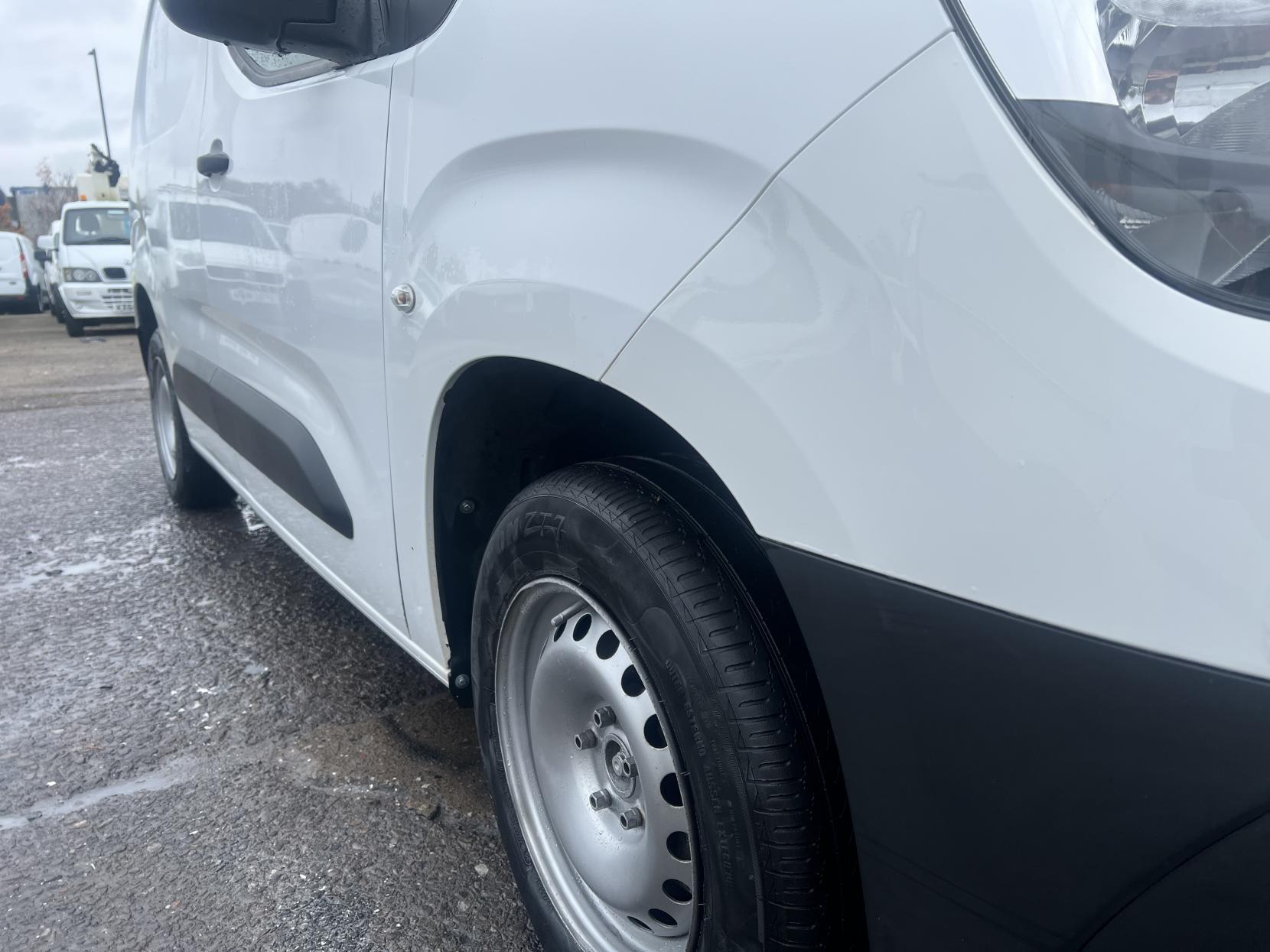 Vauxhall Combo 1.6 Turbo D 2000 Edition Panel Van 4dr Diesel Manual L1 H1 Euro 6 (75 ps)