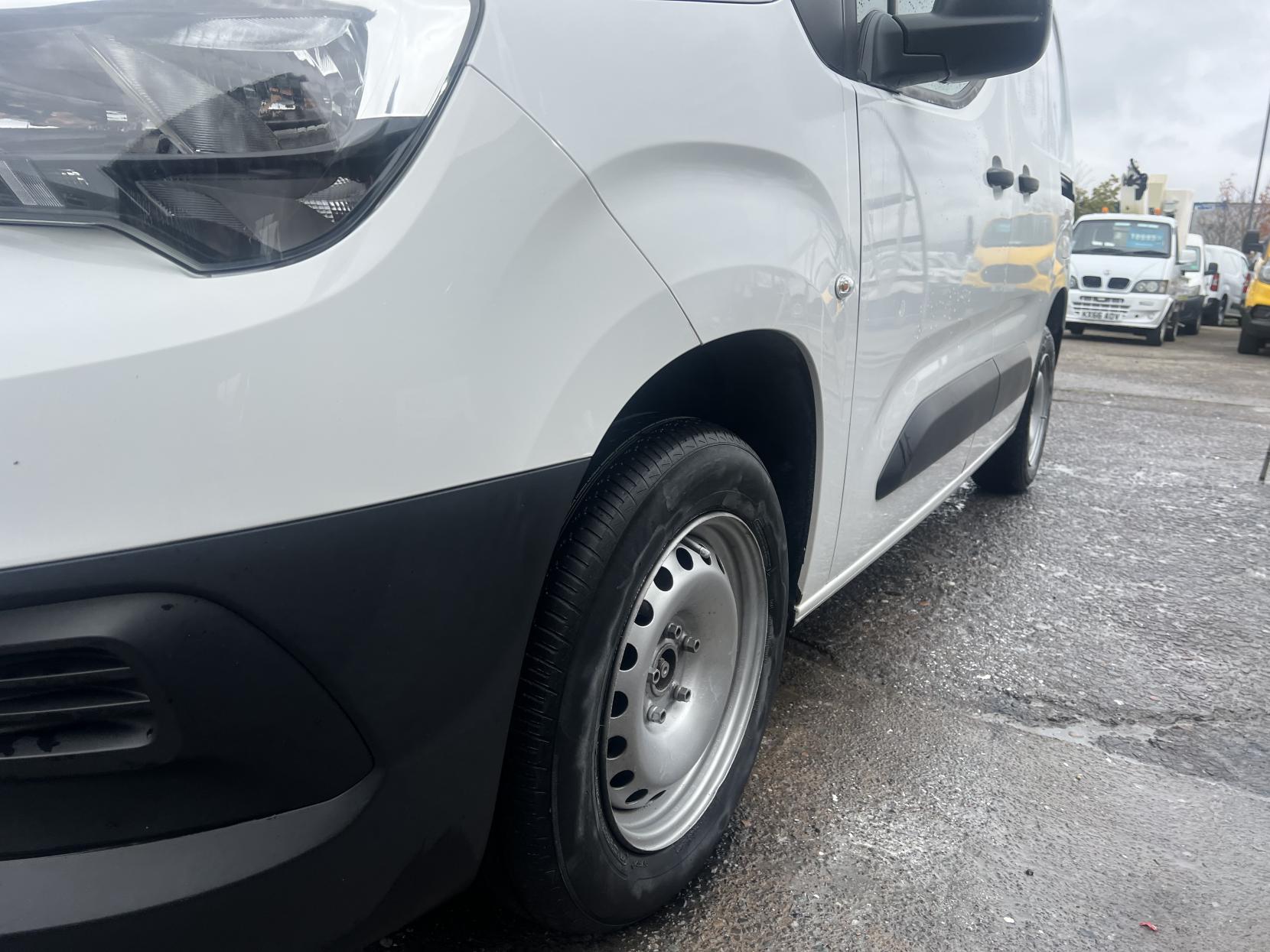 Vauxhall Combo 1.6 Turbo D 2000 Edition Panel Van 4dr Diesel Manual L1 H1 Euro 6 (75 ps)