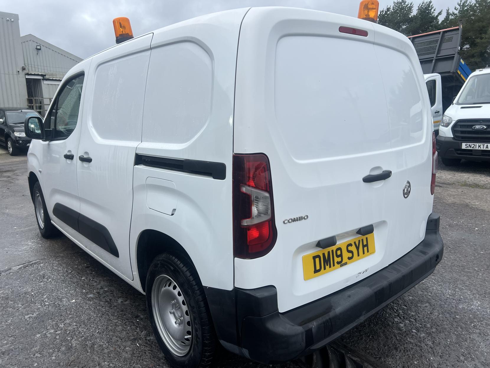 Vauxhall Combo 1.6 Turbo D 2000 Edition Panel Van 4dr Diesel Manual L1 H1 Euro 6 (75 ps)
