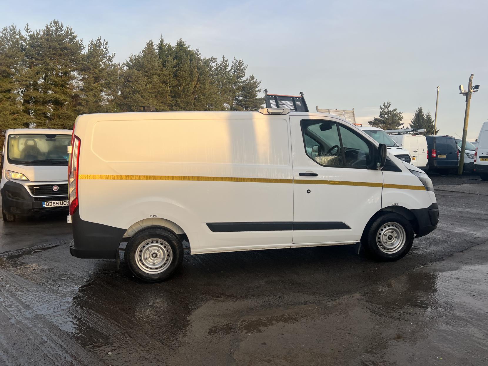 Ford Transit Custom 2.0 TDCi 310 Panel Van 5dr Diesel Manual L1 H1 (157 g/km, 104 bhp)