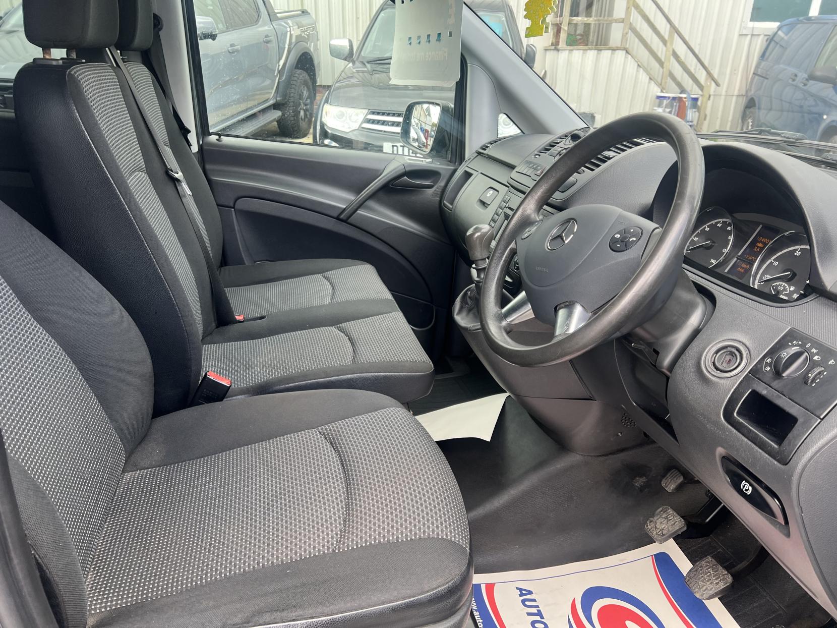 Mercedes-Benz Vito 2.1 113 CDi Dualiner Minibus 5dr Diesel Manual L1 (182 g/km, 136 bhp)