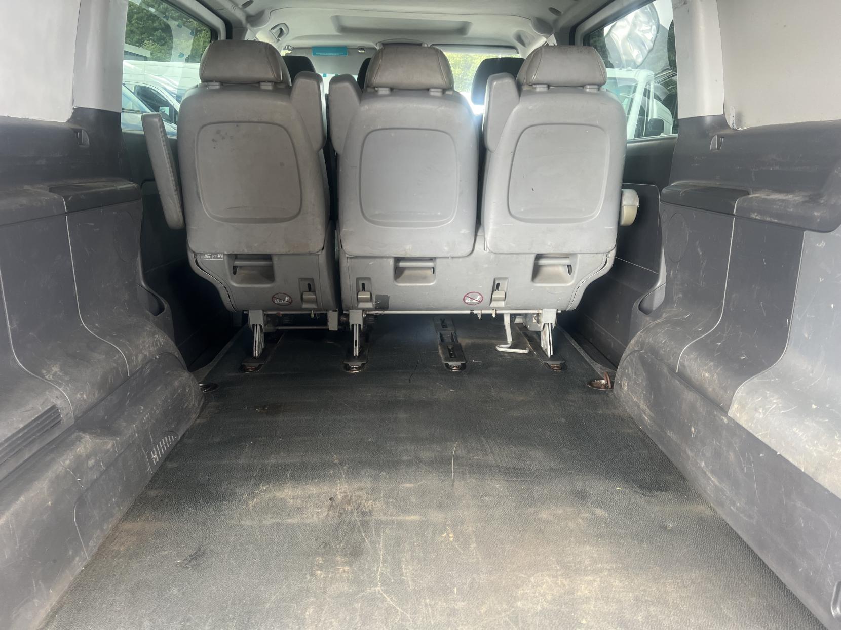 Mercedes-Benz Vito 2.1 113 CDi Dualiner Minibus 5dr Diesel Manual L1 (182 g/km, 136 bhp)