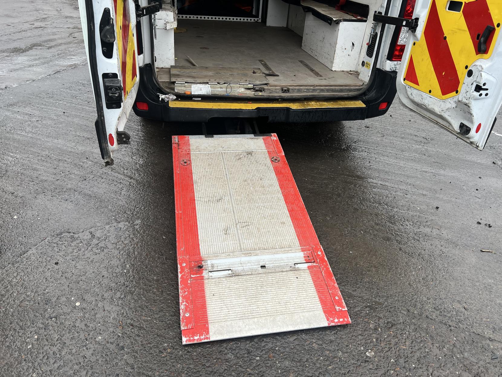 Vauxhall Movano 2.3 CDTi 3500 BiTurbo Edition Panel Van 5dr Diesel Manual FWD L3 H3 Euro 6 (135 ps)