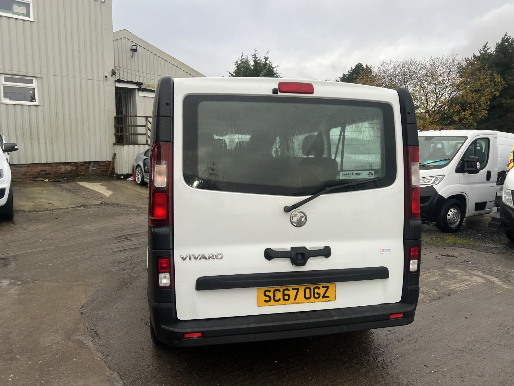 Vauxhall Vivaro 1.6 CDTi 2900 BiTurbo ecoFLEX Combi Van Double Cab 5dr Diesel Manual L2 H1 Euro 6 (s/s) (9 Seat) (95 ps)