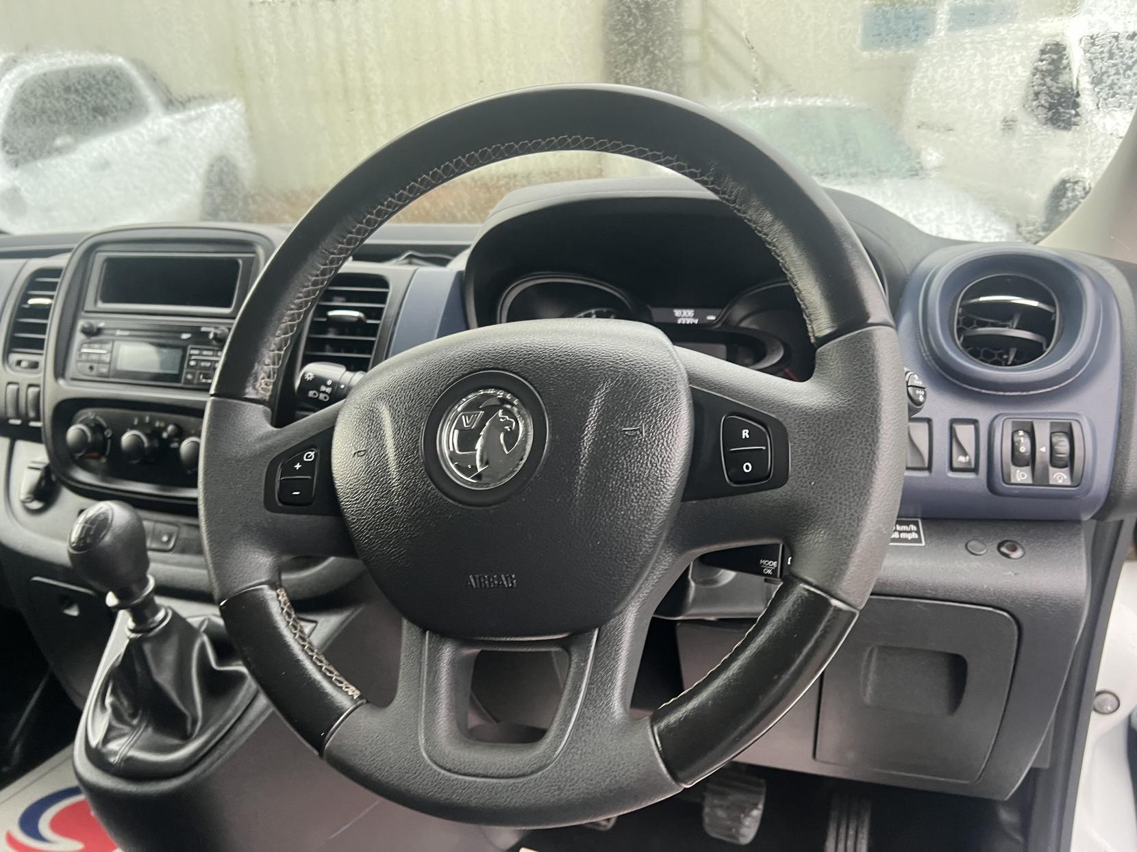 Vauxhall Vivaro 1.6 CDTi 2900 BiTurbo ecoFLEX Combi Van Double Cab 5dr Diesel Manual L2 H1 Euro 6 (s/s) (9 Seat) (95 ps)