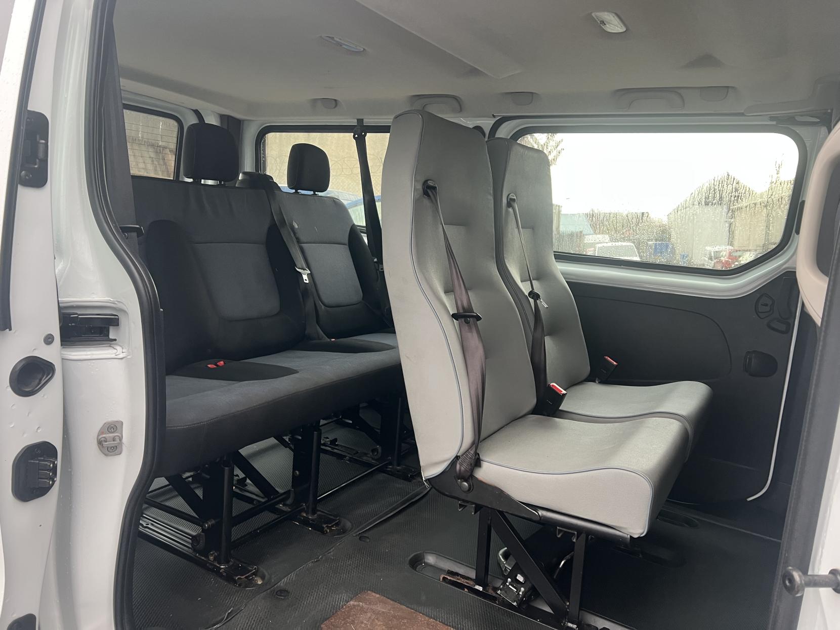 Vauxhall Vivaro 1.6 CDTi 2900 BiTurbo ecoFLEX Combi Van Double Cab 5dr Diesel Manual L2 H1 Euro 6 (s/s) (9 Seat) (95 ps)