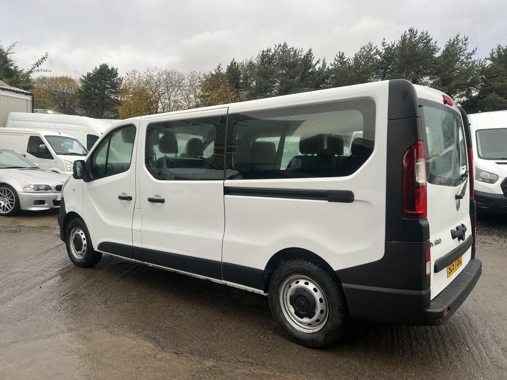 Vauxhall Vivaro 1.6 CDTi 2900 BiTurbo ecoFLEX Combi Van Double Cab 5dr Diesel Manual L2 H1 Euro 6 (s/s) (9 Seat) (95 ps)