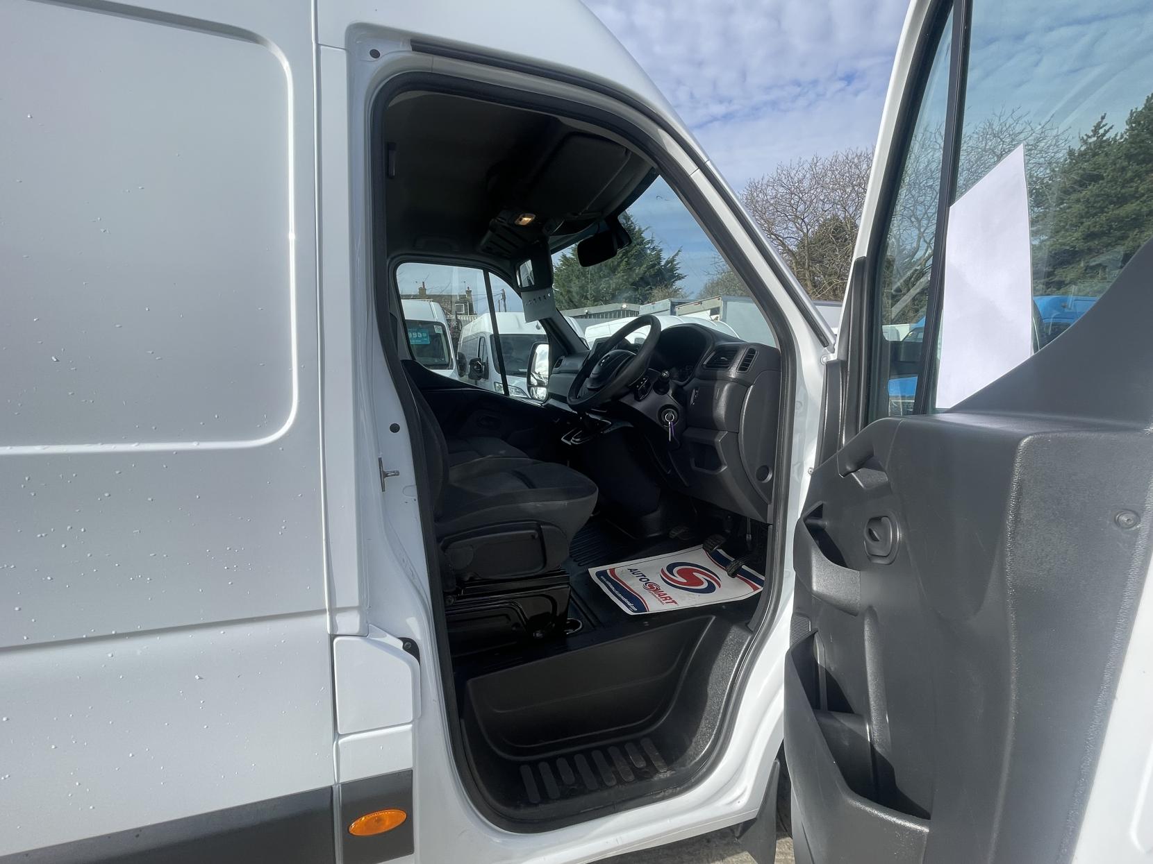 Vauxhall Movano 2.3 CDTi 3500 BiTurbo Edition Panel Van 5dr Diesel Manual FWD L3 H3 Euro 6 (135 ps)