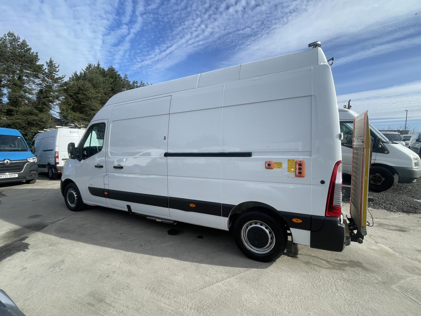 Vauxhall Movano 2.3 CDTi 3500 BiTurbo Edition Panel Van 5dr Diesel Manual FWD L3 H3 Euro 6 (135 ps)