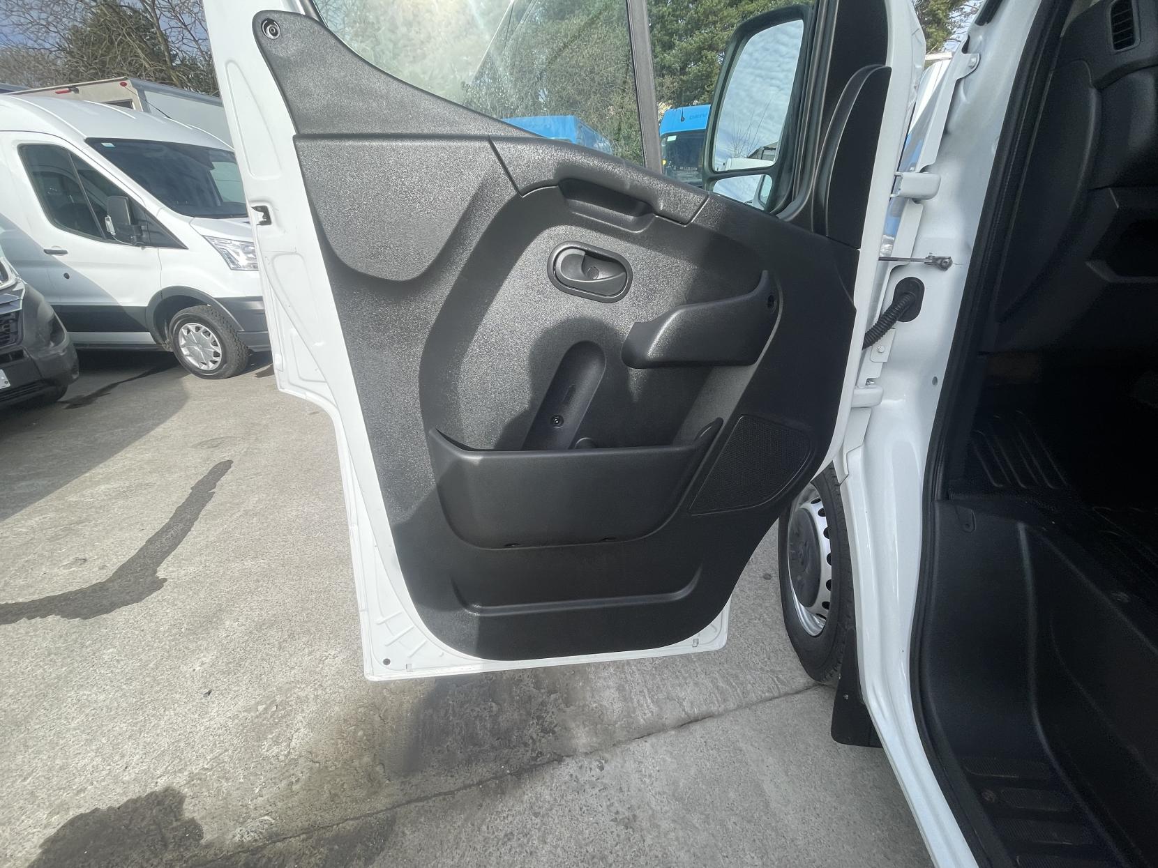 Vauxhall Movano 2.3 CDTi 3500 BiTurbo Edition Panel Van 5dr Diesel Manual FWD L3 H3 Euro 6 (135 ps)