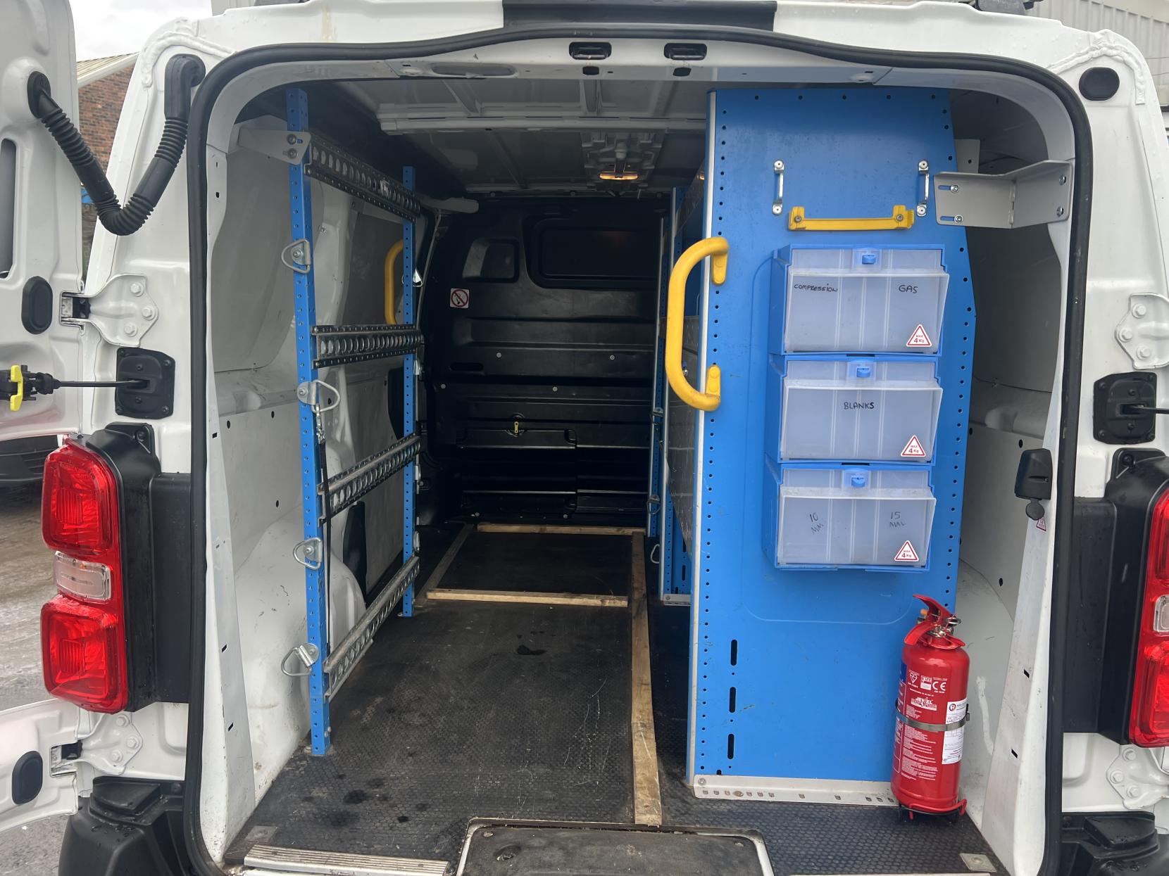 Peugeot Expert 1.6 BlueHDi 1000 Professional Standard Panel Van 6dr Diesel Manual MWB Euro 6 (95 ps)