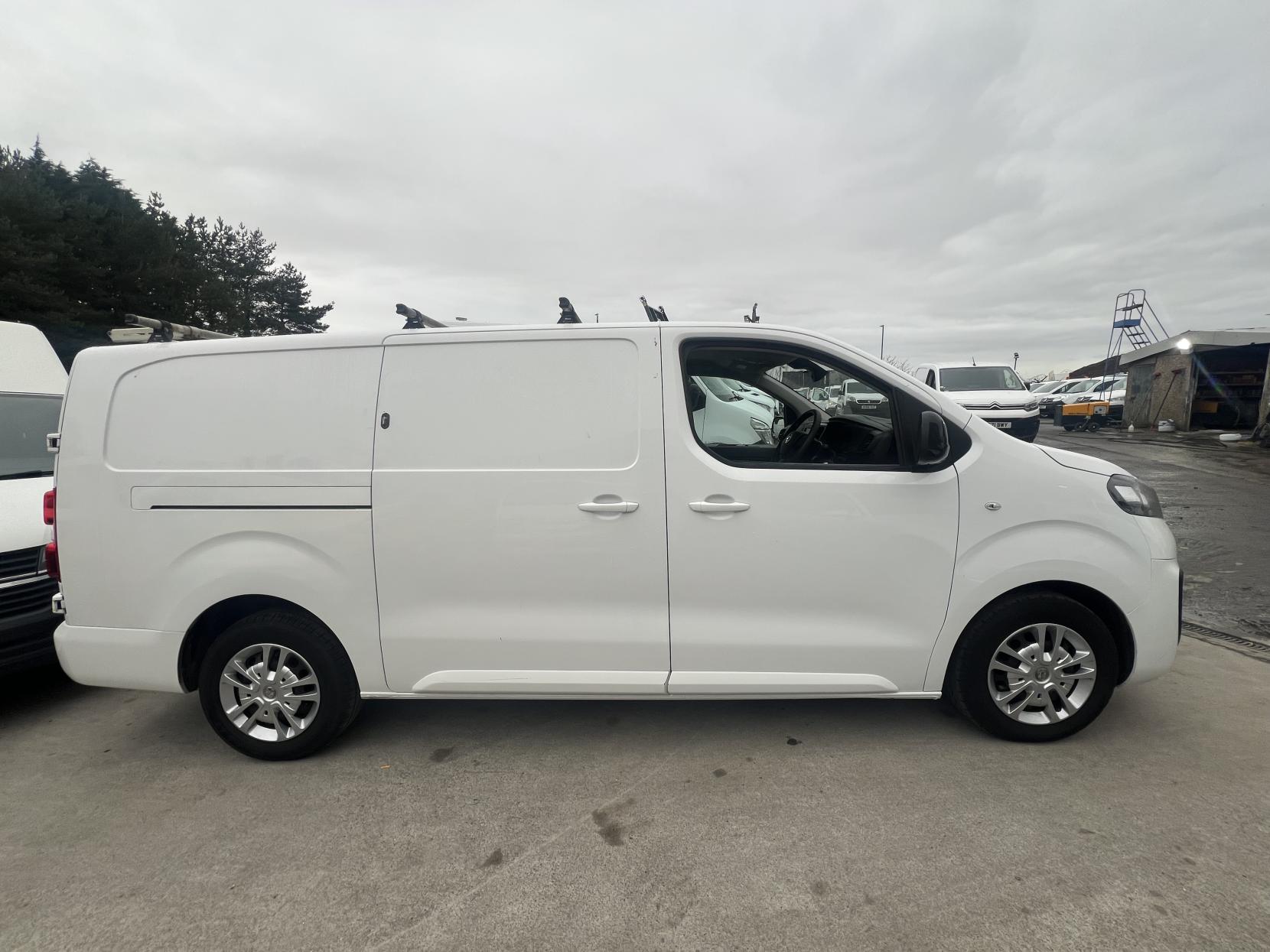 Vauxhall Vivaro 1.5 Turbo D 2900 Sportive Panel Van 6dr Diesel Manual L2 H1 Euro 6 (s/s) (100 ps)