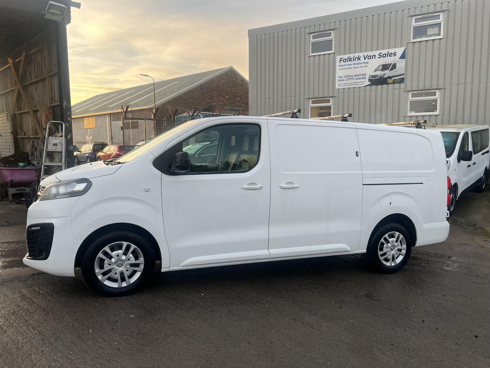Vauxhall Vivaro 1.5 Turbo D 2900 Sportive Panel Van 6dr Diesel Manual L2 H1 Euro 6 (s/s) (100 ps)