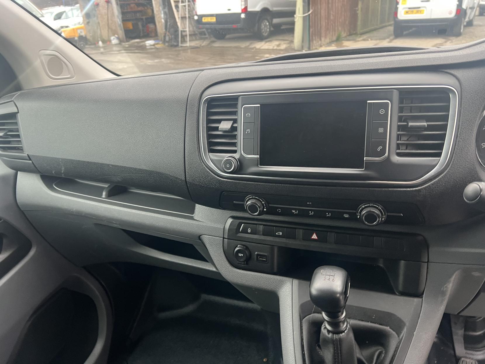 Vauxhall Vivaro 1.5 Turbo D 2900 Sportive Panel Van 6dr Diesel Manual L2 H1 Euro 6 (s/s) (100 ps)