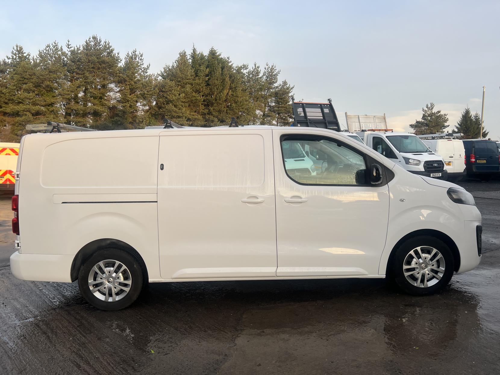 Vauxhall Vivaro 1.5 Turbo D 2900 Sportive Panel Van 6dr Diesel Manual L2 H1 Euro 6 (s/s) (100 ps)