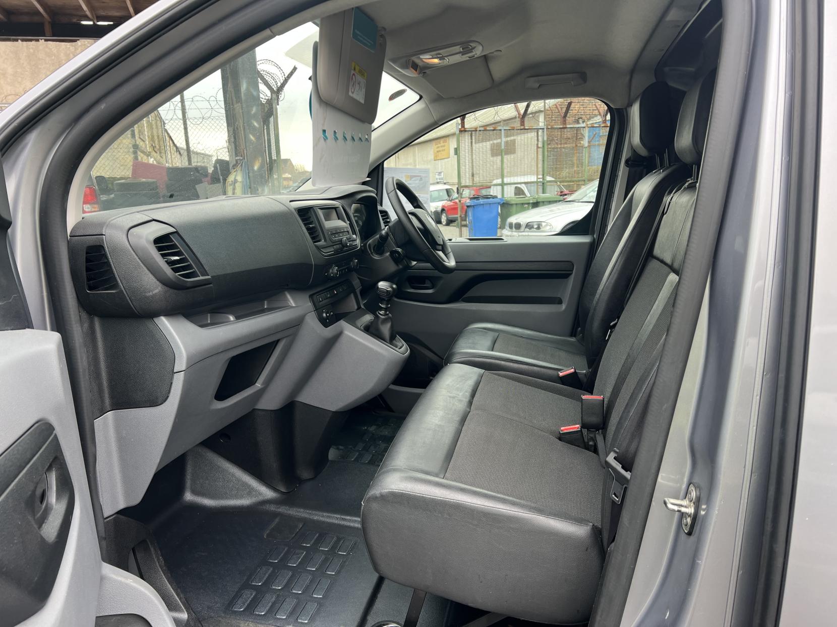 Vauxhall Vivaro 1.5 Turbo D 2700 Edition Panel Van 5dr Diesel Manual L1 H1 Euro 6 (s/s) (100 ps)