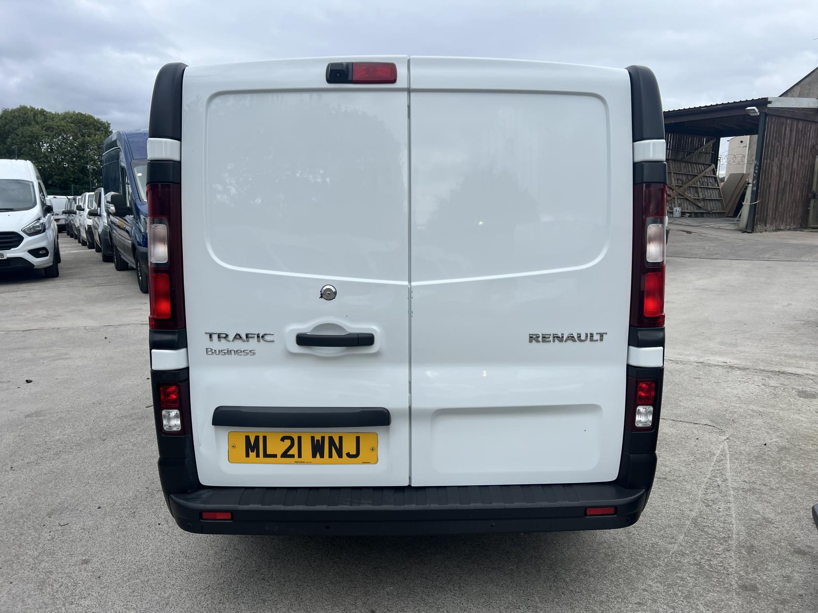 Renault Trafic 2.0 dCi ENERGY 30 Business Panel Van 5dr Diesel Manual SWB Standard Roof Euro 6 (s/s) (120 ps)