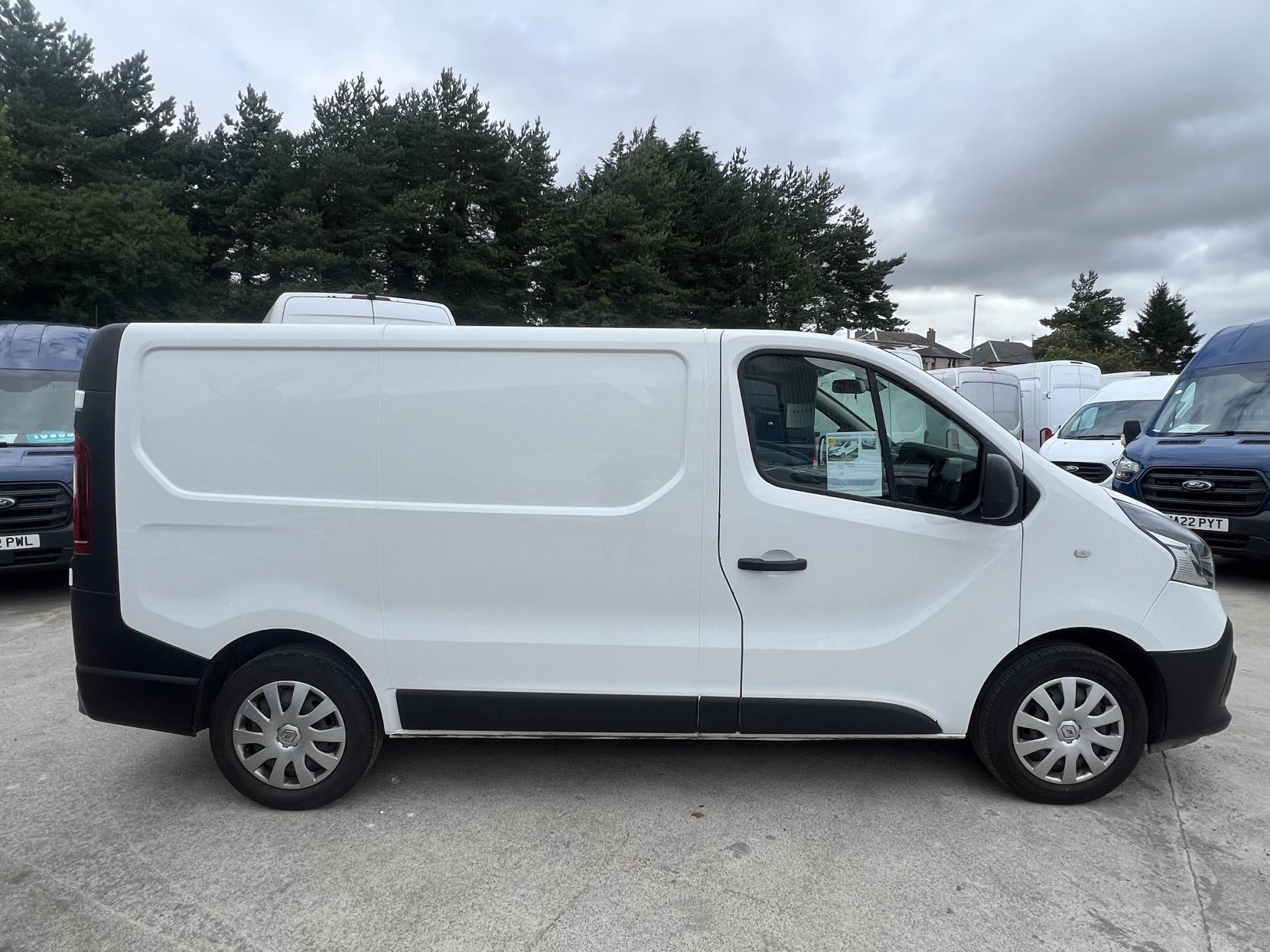 Renault Trafic 2.0 dCi ENERGY 30 Business Panel Van 5dr Diesel Manual SWB Standard Roof Euro 6 (s/s) (120 ps)